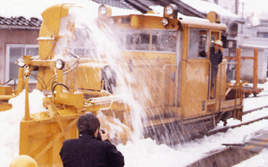 鉄道駅構内の除雪システム