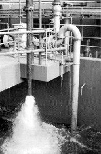 火力発電所で稼働中の空気予熱器循環水洗ポンプ